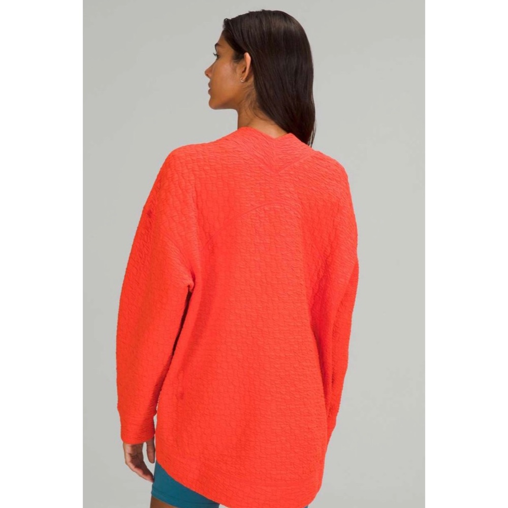 Lululemon Rippled V-Neck Pullover - Picture 2 of 6